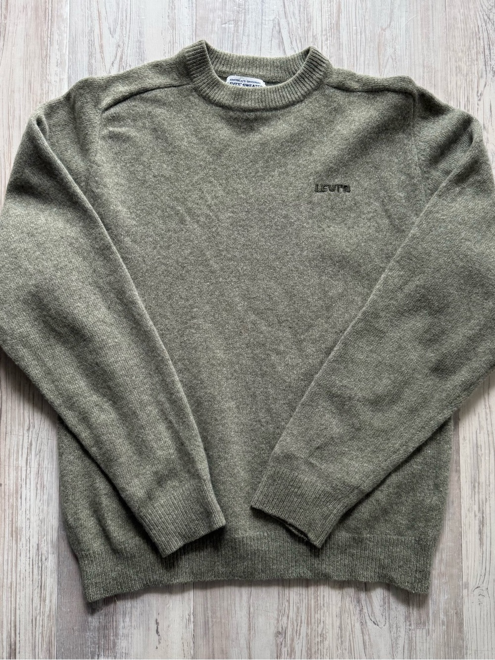Vintage Levi’s 100% Lambswool Men's Crewneck Sweater in Olive Made in Italy 90’s